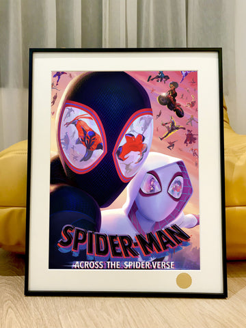 Xing Kong Studio - Spiderman & Gwen Stacy Poster Frame