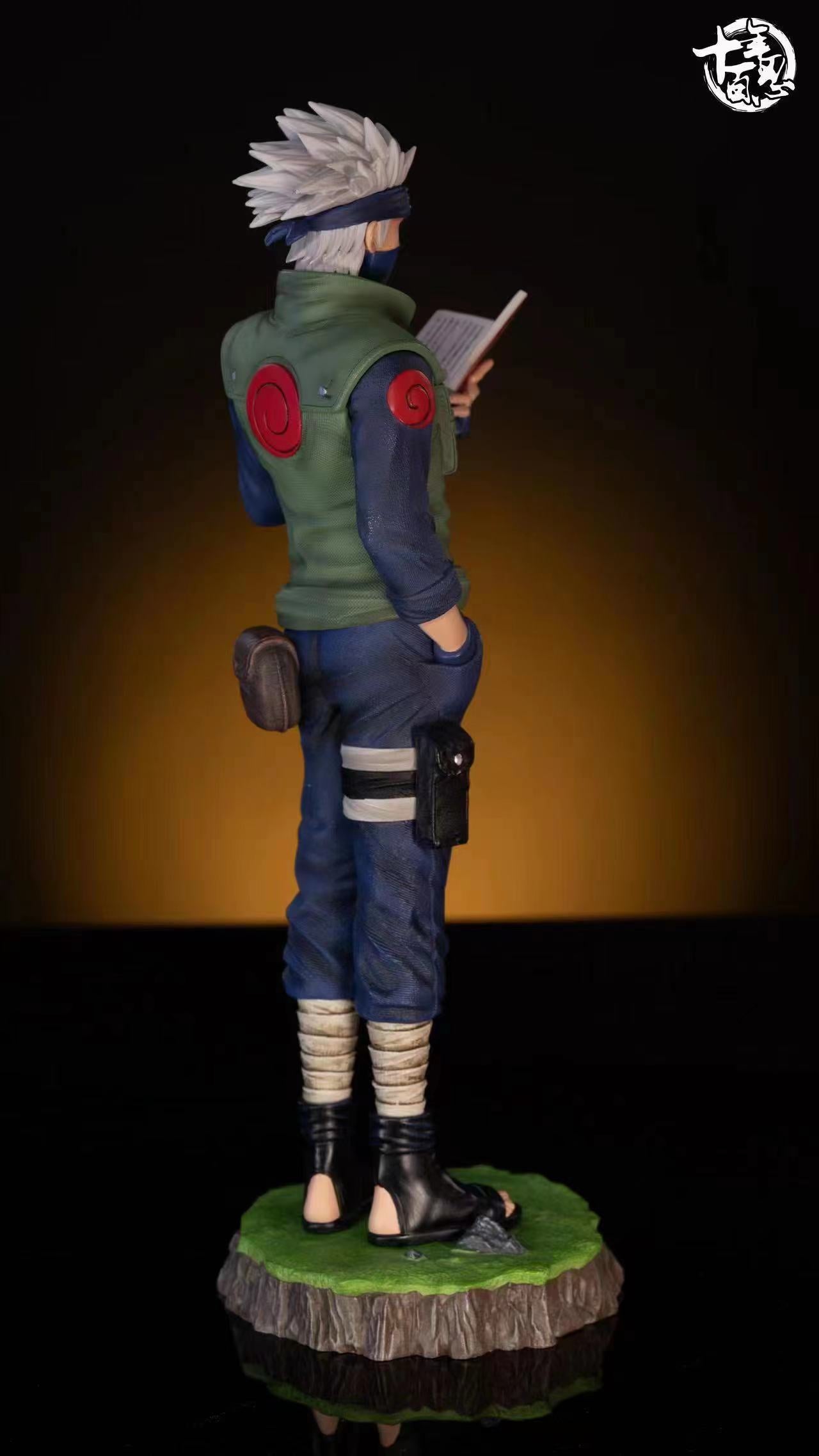 ShiNianBaiRen Studio - Reading Hatake Kakashi / Kancho Hatake Kakashi