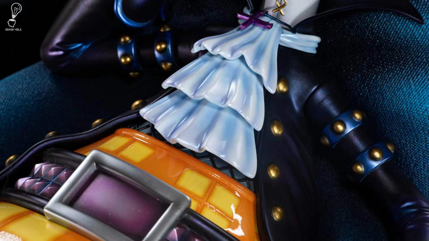 Brain Hole Studio - Sitting Jinbe / Sitting Gecko Moria