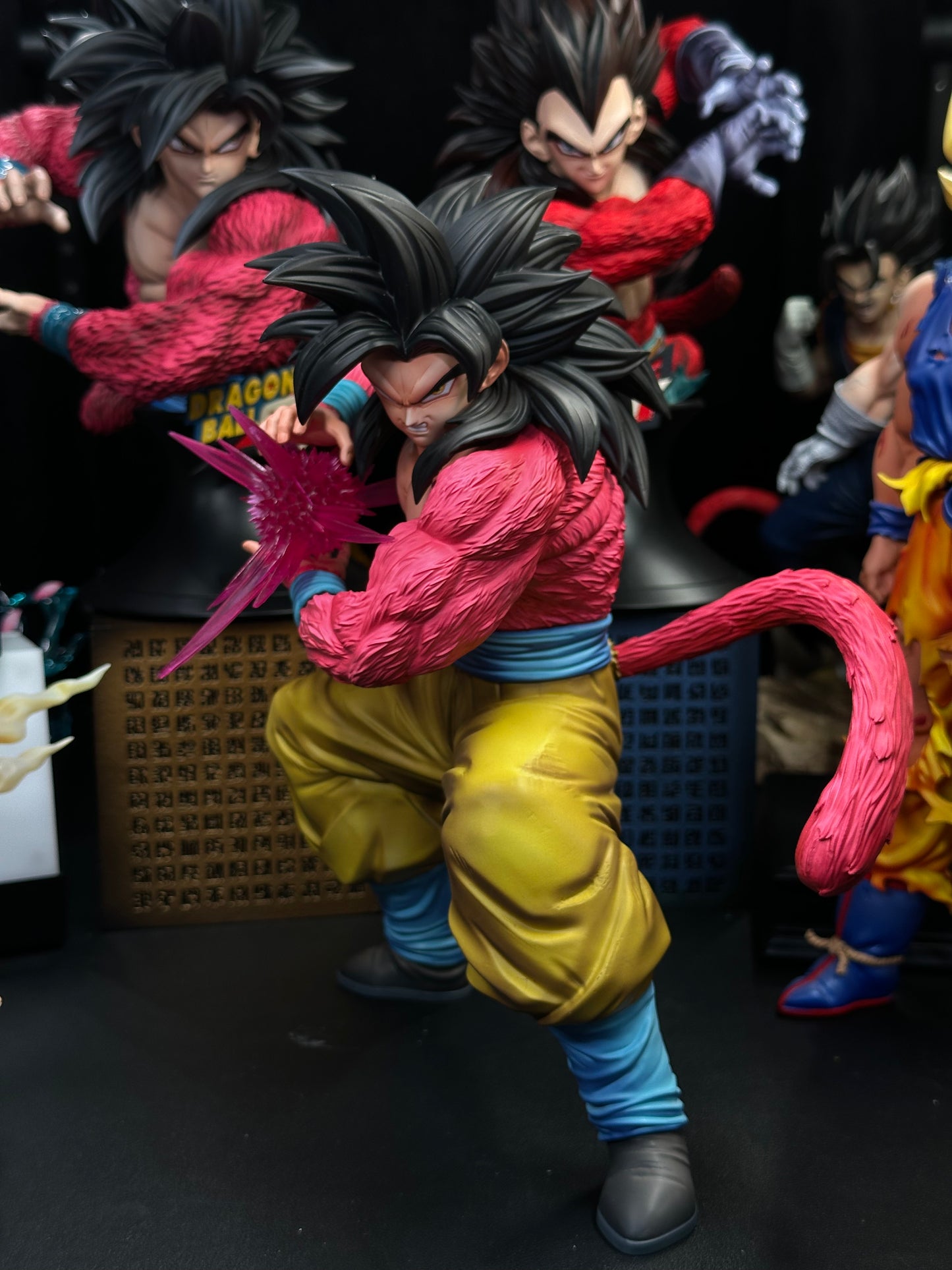 BC Studio - Super Saiyan 4 Son Goku