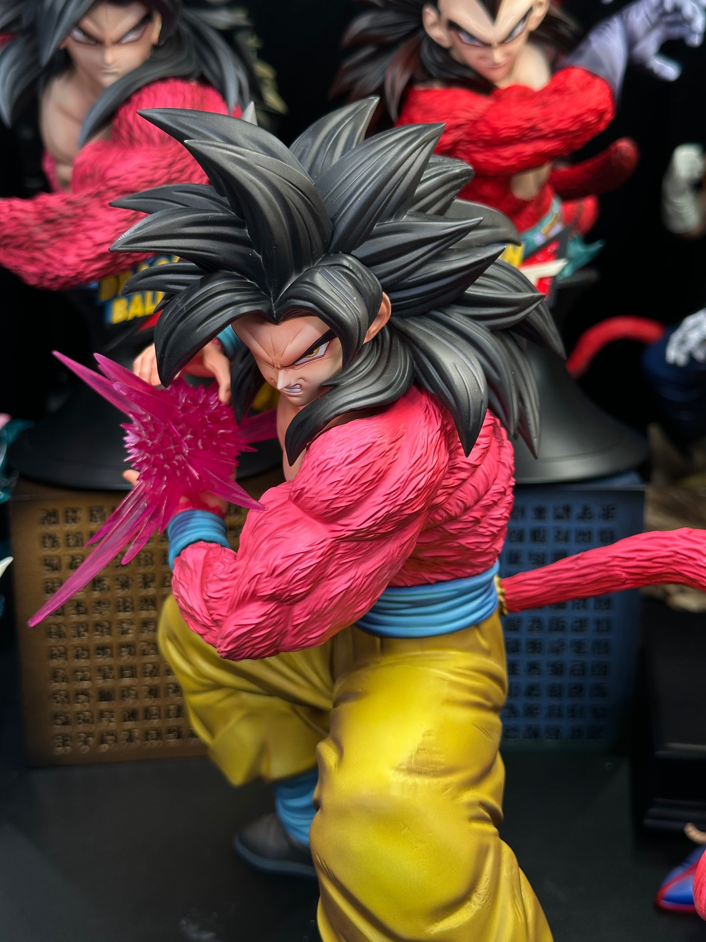 BC Studio - Super Saiyan 4 Son Goku