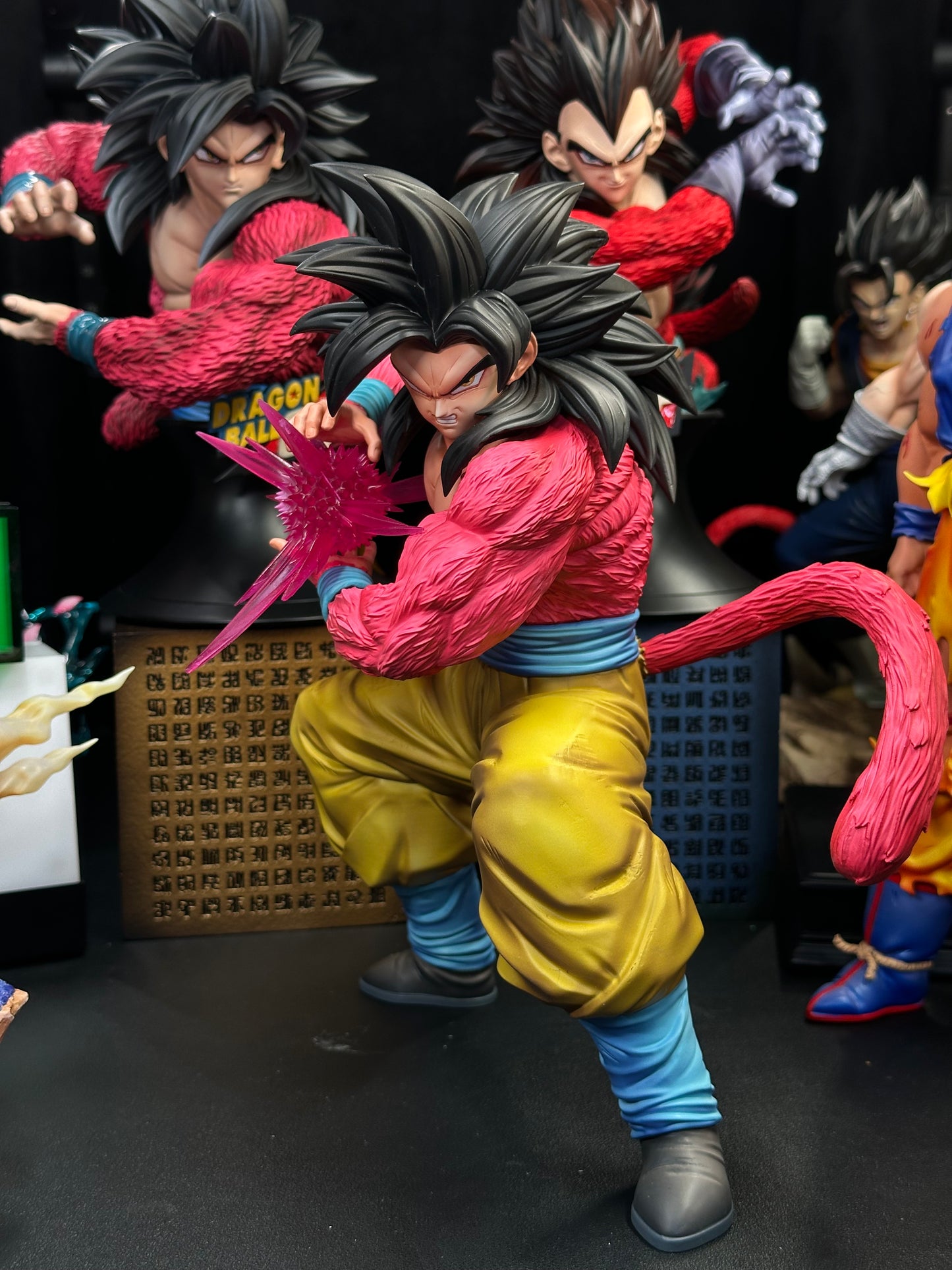 BC Studio - Super Saiyan 4 Son Goku