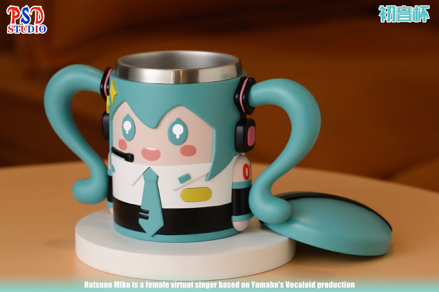 PSD Studio - Hatsune Miku Water Bottle