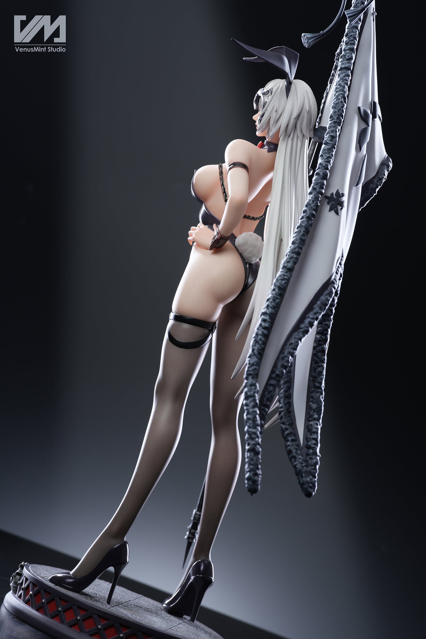 Venus Mint Studio - Bunny Jeanne d'Arc