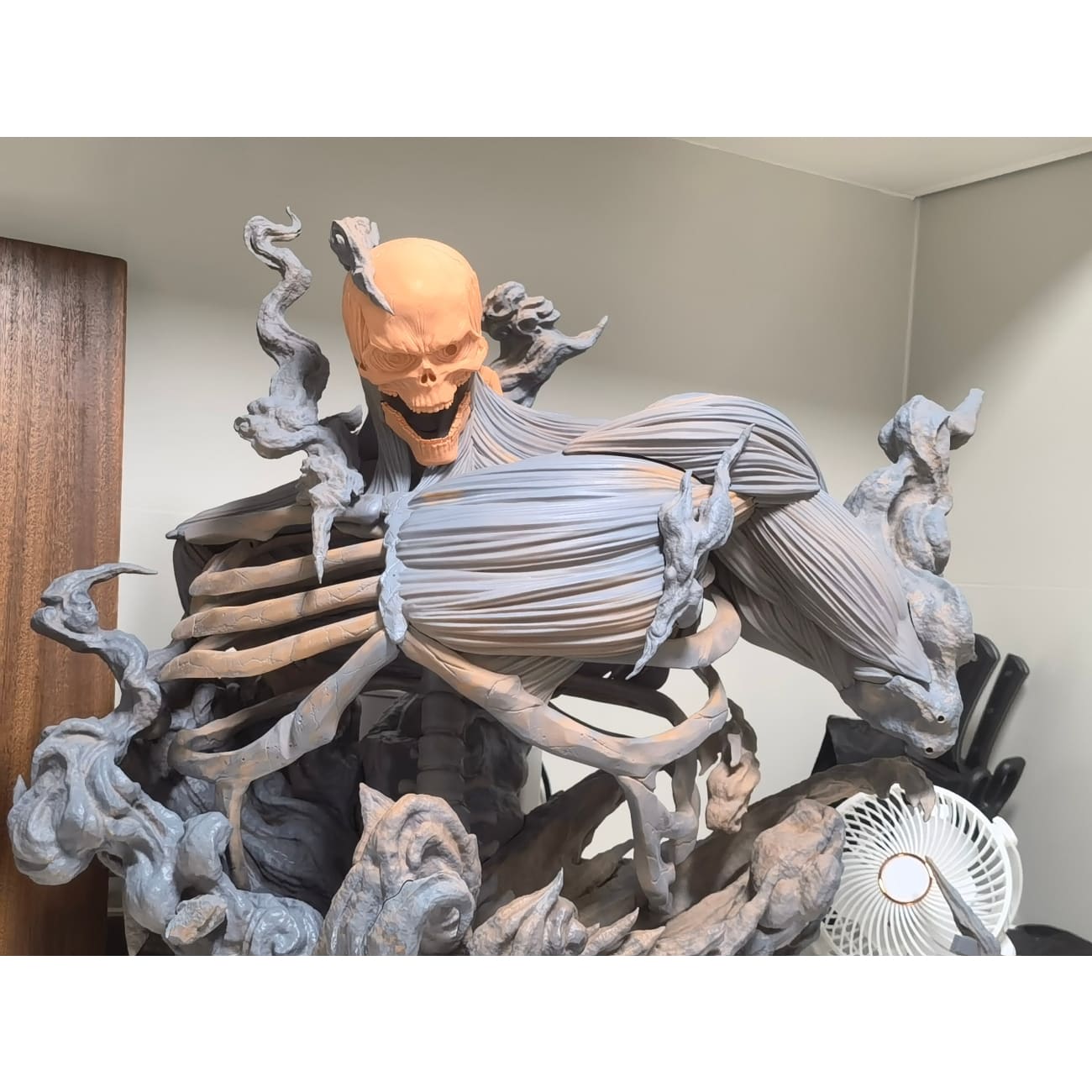 AZ Studio - Where the Left Hand Goes: Eren & Skeleton Attack Titan