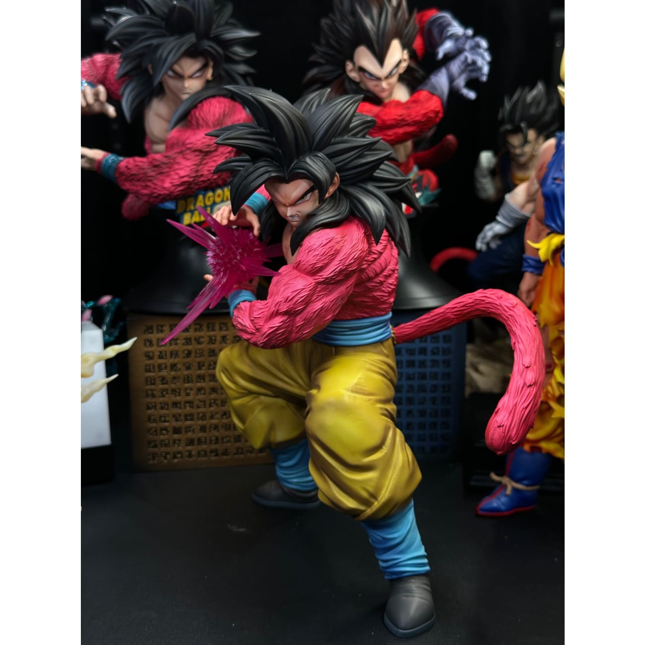 BC Studio - Super Saiyan 4 Son Goku