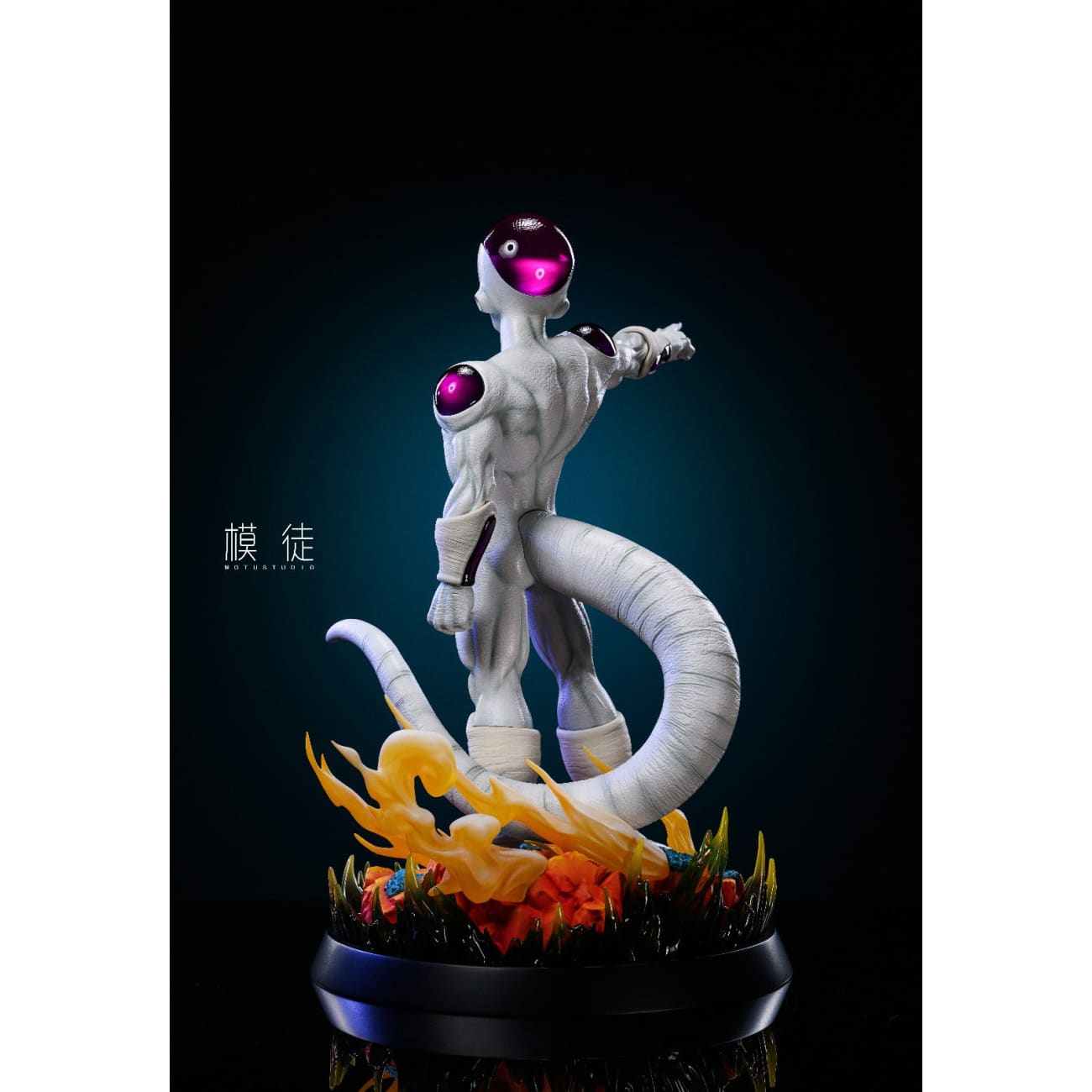 Mo Tu Studio / MT Studio - Frieza