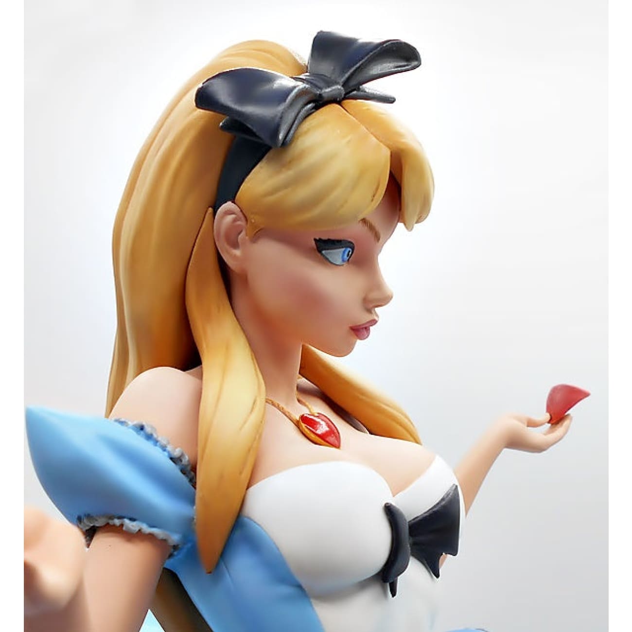 Sideshow - Alice in Wonderland