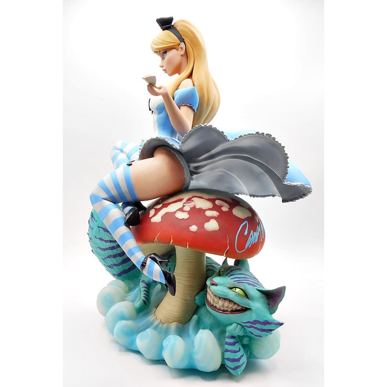 Sideshow - Alice in Wonderland