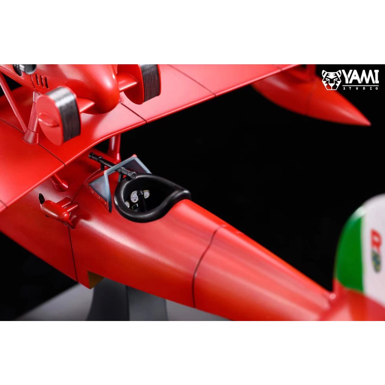 YAMI Studio - Marco Pagot / Red Plane