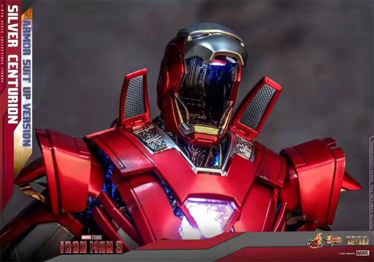 HOTTOYS - IronMan 3 Silver Centurion Armor suit up version
