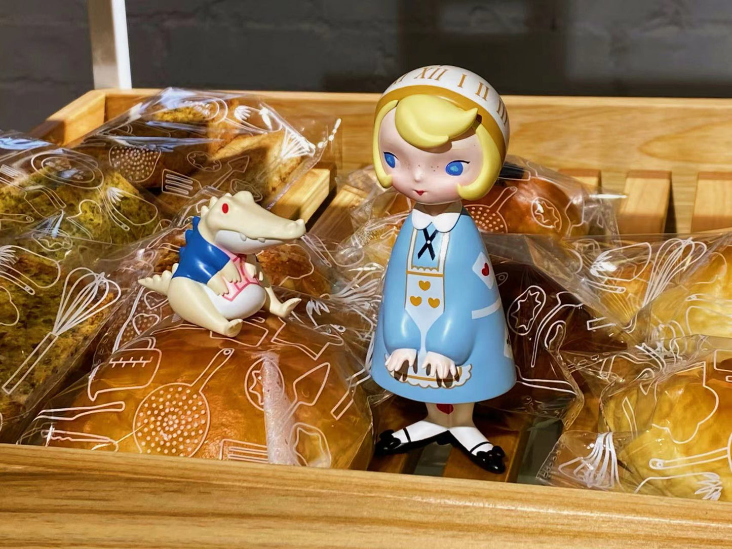 Chloe - Alice in the wonderland