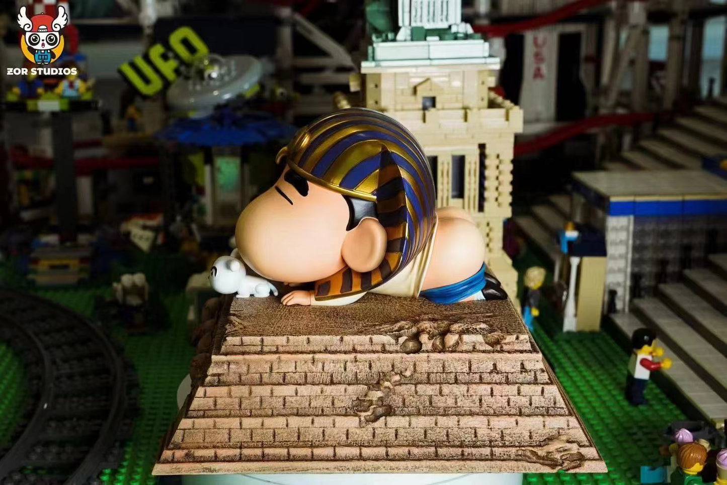 ZOR Studio - Crayon Shin Chan Pyramid