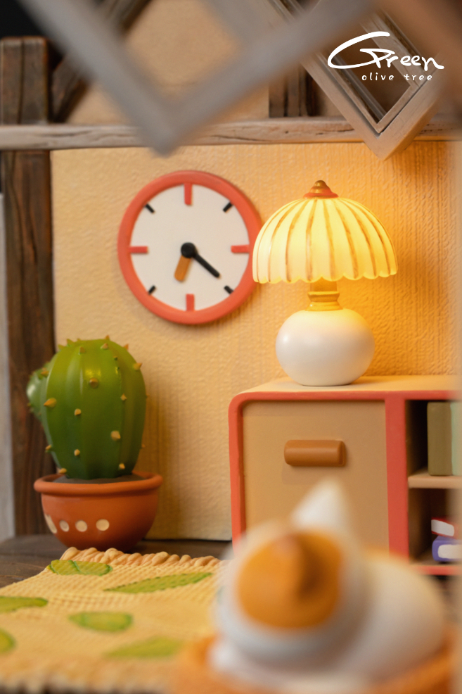 Green Olive Tree Studio - Girl Phoebe is Praying For You