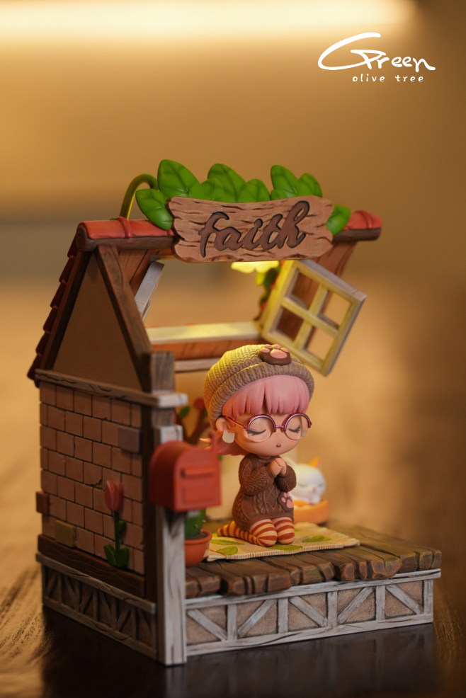 Green Olive Tree Studio - Girl Phoebe is Praying For You