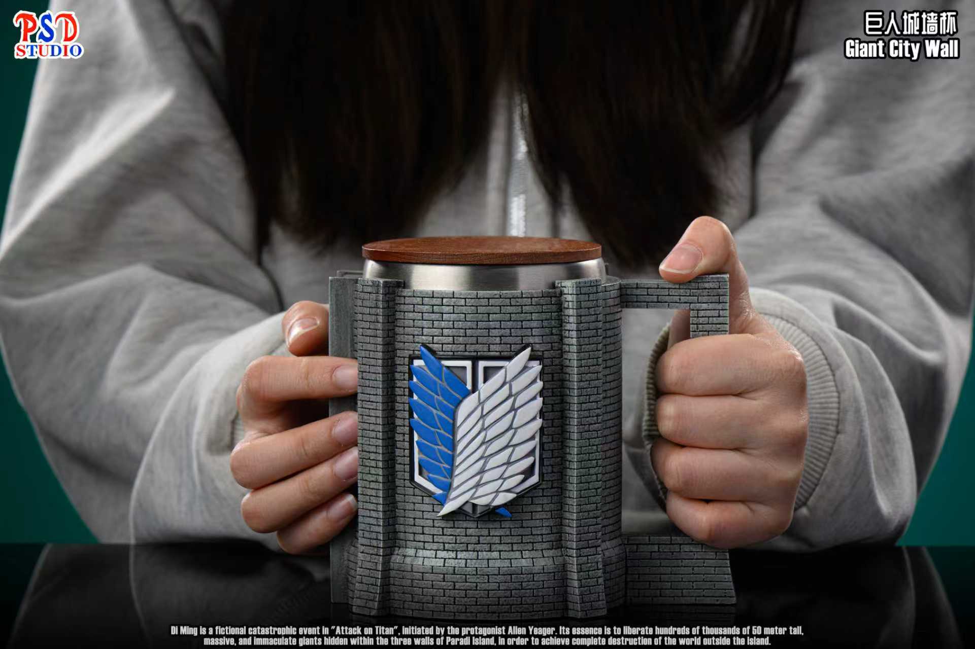 Psd Studio - Colossal Titan Wall Breach Water Bottle