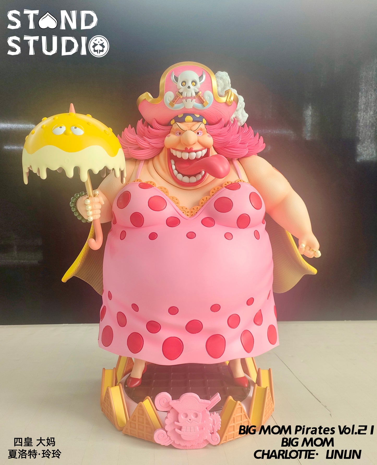 Stand Studio - Charlotte Linlin