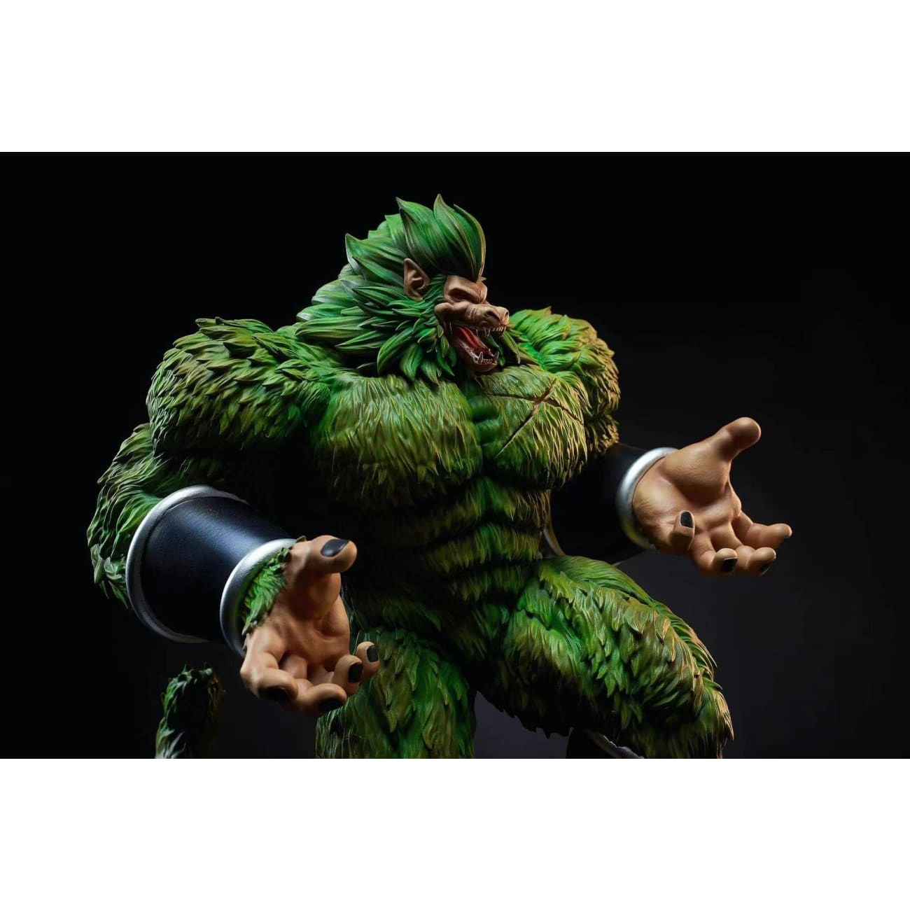 8 Studio - Broly's Great Ape Form