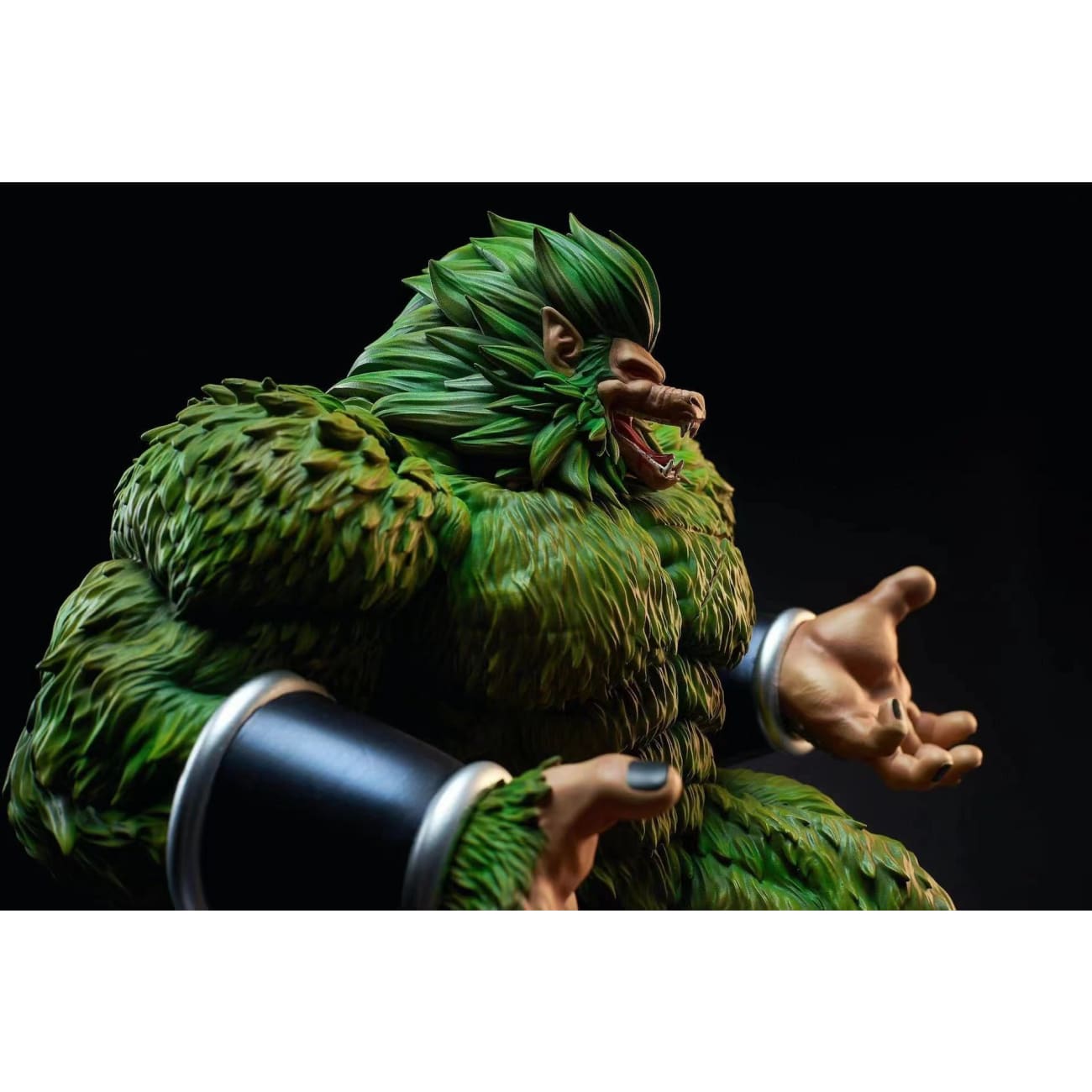 8 Studio - Broly's Great Ape Form