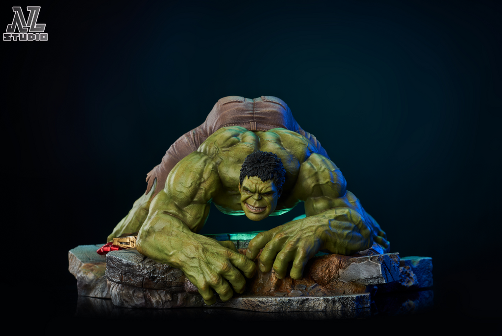 Mezco One:12 Gladiator Hulk Thor Ragnarok Action Figure | Comic Fortress