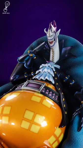 Brain Hole Studio - Sitting Jinbe / Sitting Gecko Moria