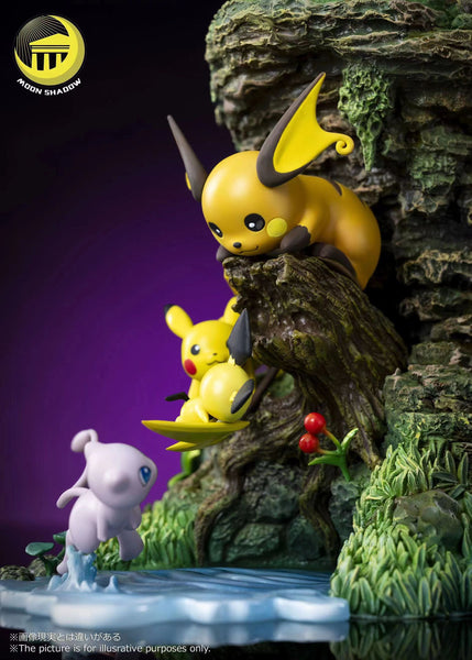 Moon Shadow Studio - Pikachu Family, Mewtwo & Mew