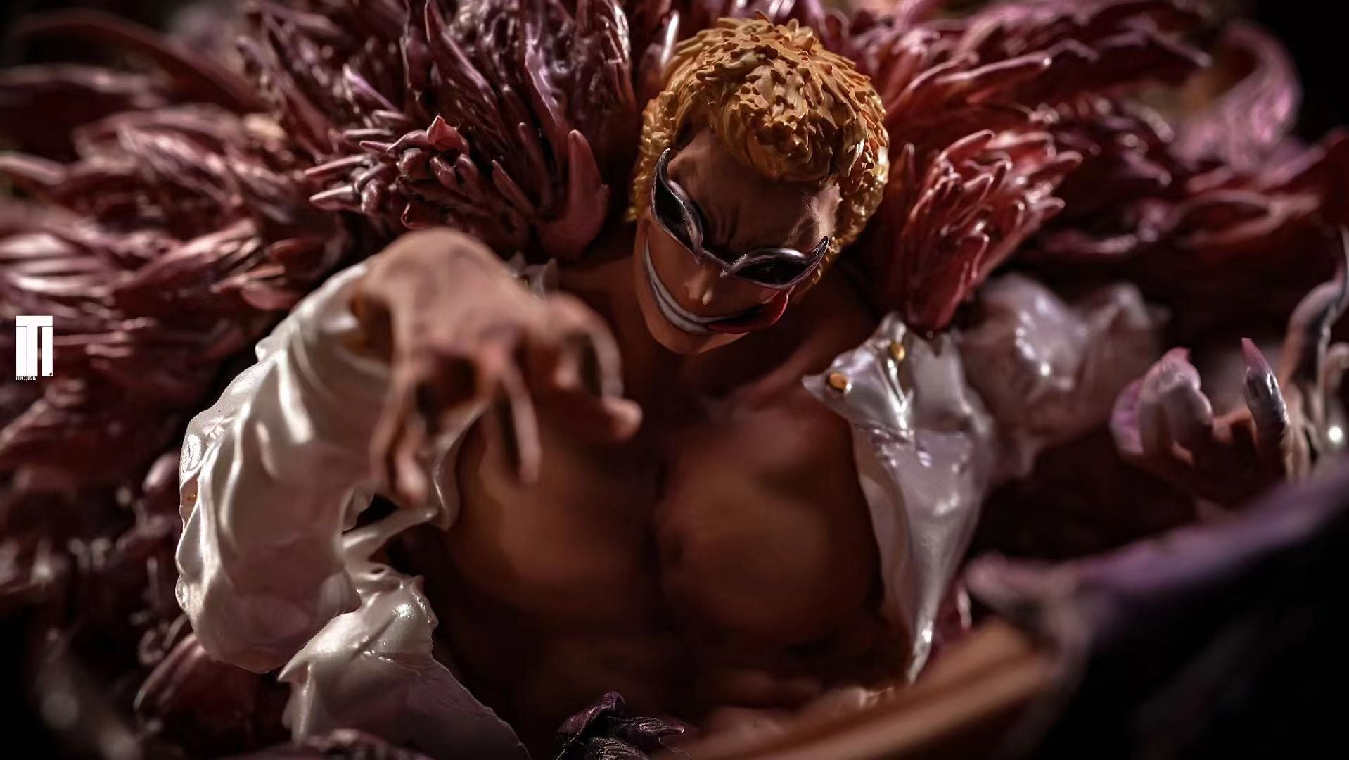 Iron Curtain Studio - Donquixote Doflamingo [2 Variants]