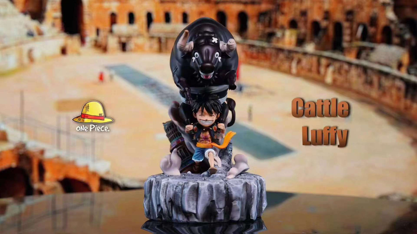 Straw Hat Studio - Monkey D. Luffy Carrying Cattle [2 Variants]
