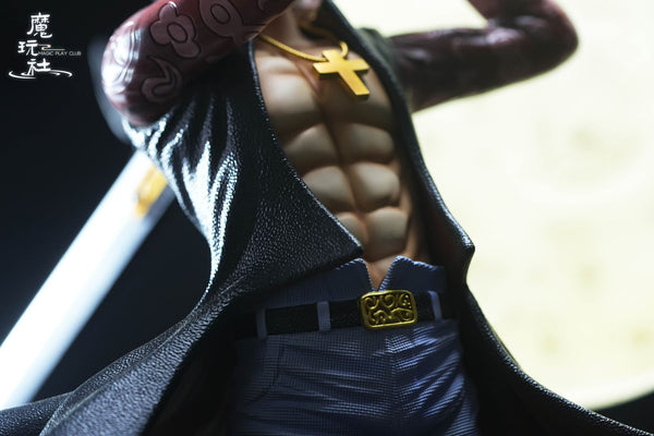 Magic Play Club Studio - Dracule Mihawk