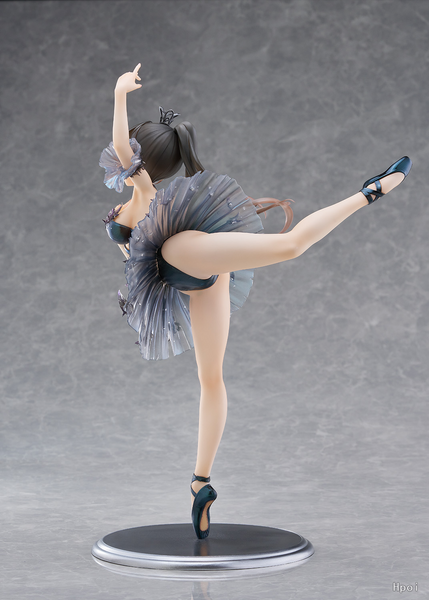 Wave Studio - Black Swan Girl