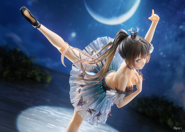 Wave Studio - Black Swan Girl
