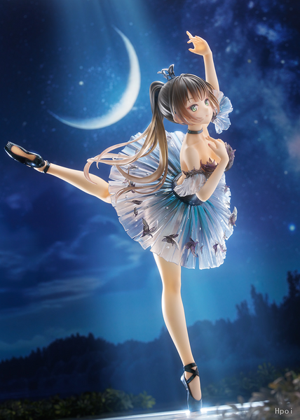 Wave Studio - Black Swan Girl