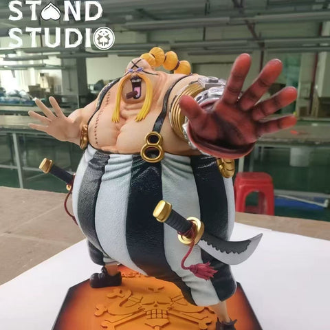 Stand Studio - Queen