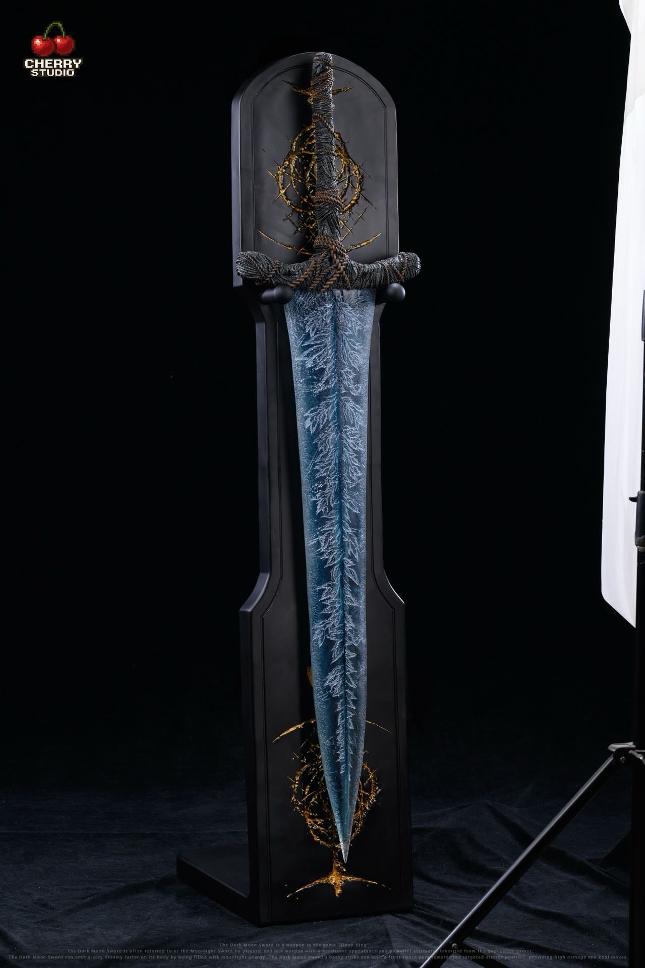 Cherry Studio - Dark Moon Greatsword [2 Variants]