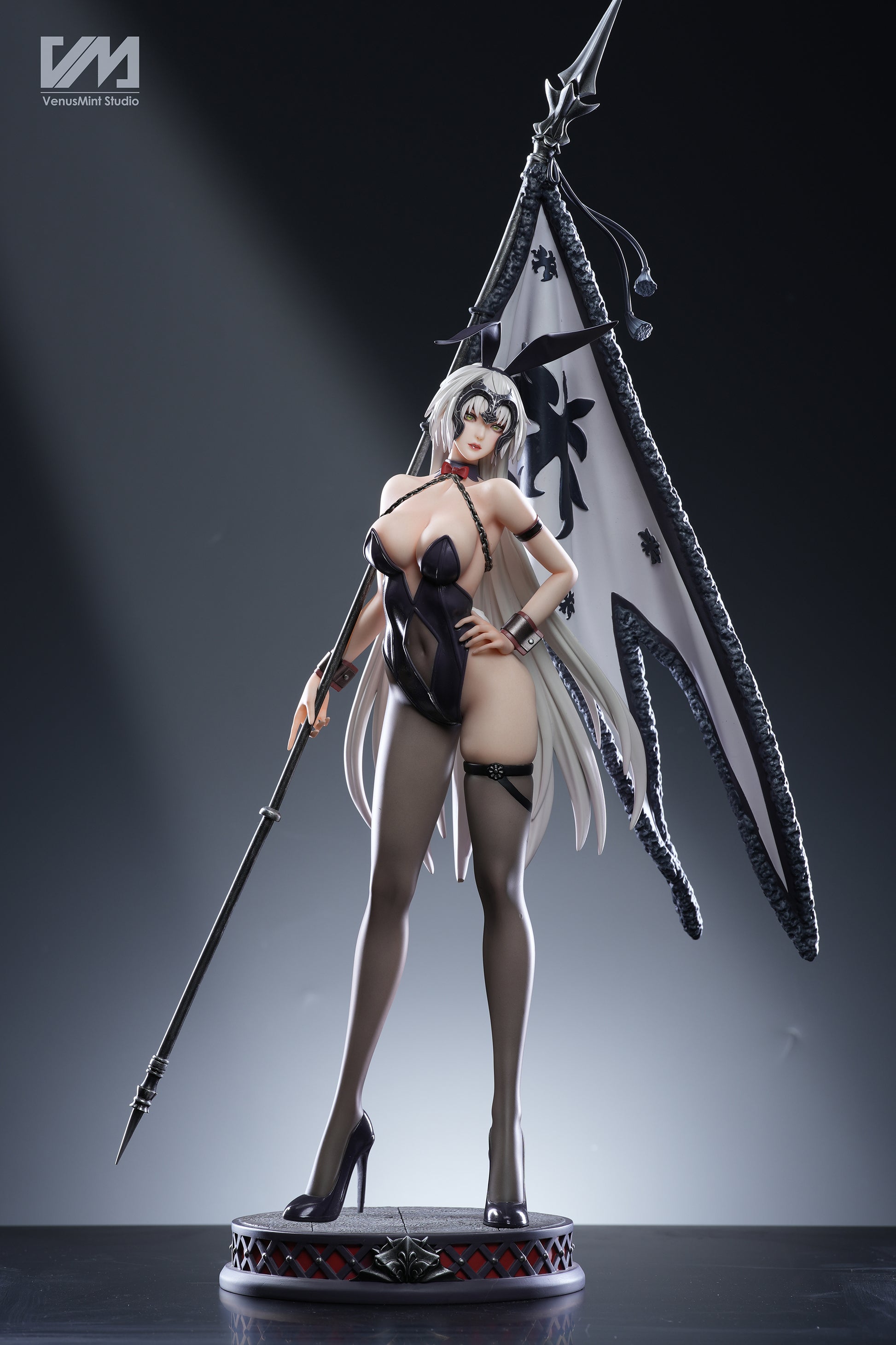 Venus Mint Studio - Bunny Jeanne d'Arc