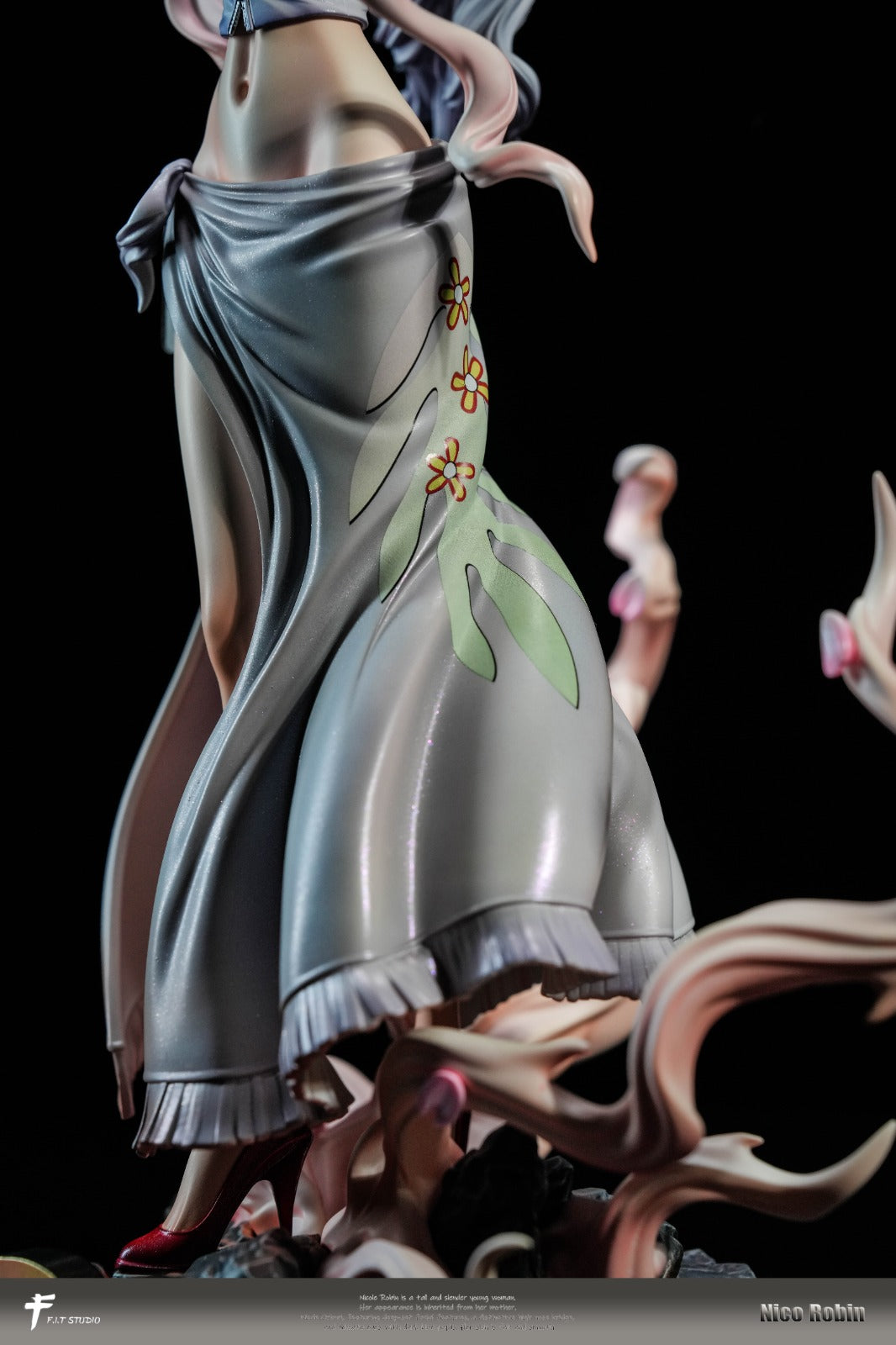 FIT Studio - Nikka Form Robin