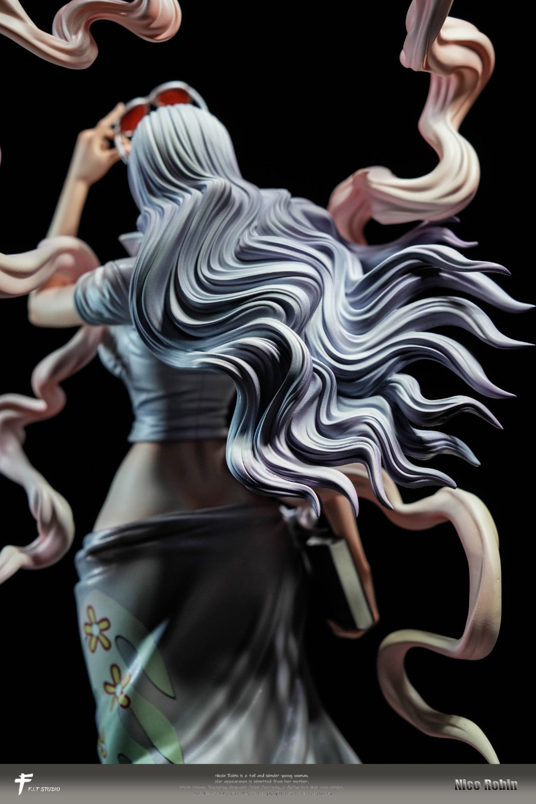 FIT Studio - Nikka Form Robin