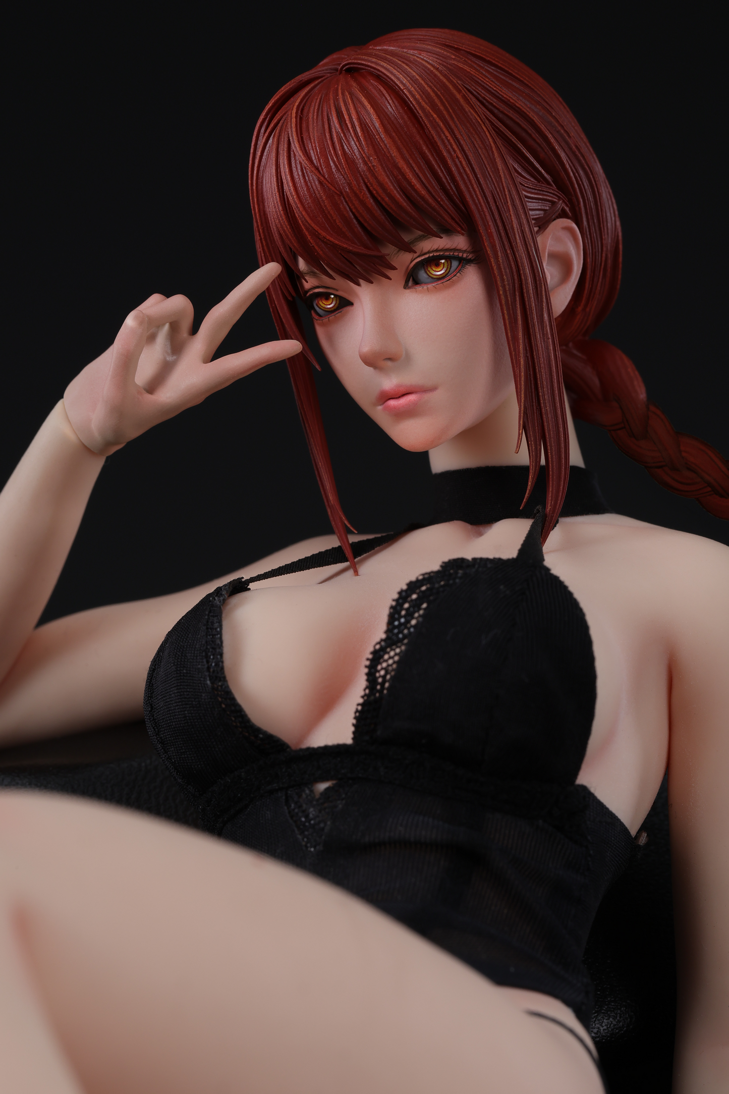 Box Qi Studio - Makima Platinum Silicone Articulated Action Figure