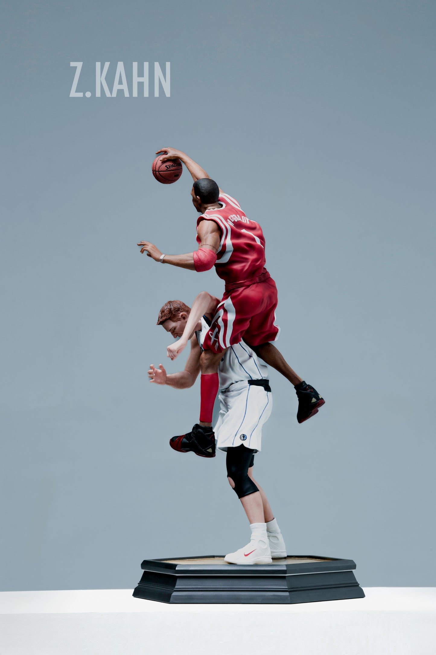 Z.kahn Studio - Tracy McGrady posterized Shawn Bradley [ZB 09]