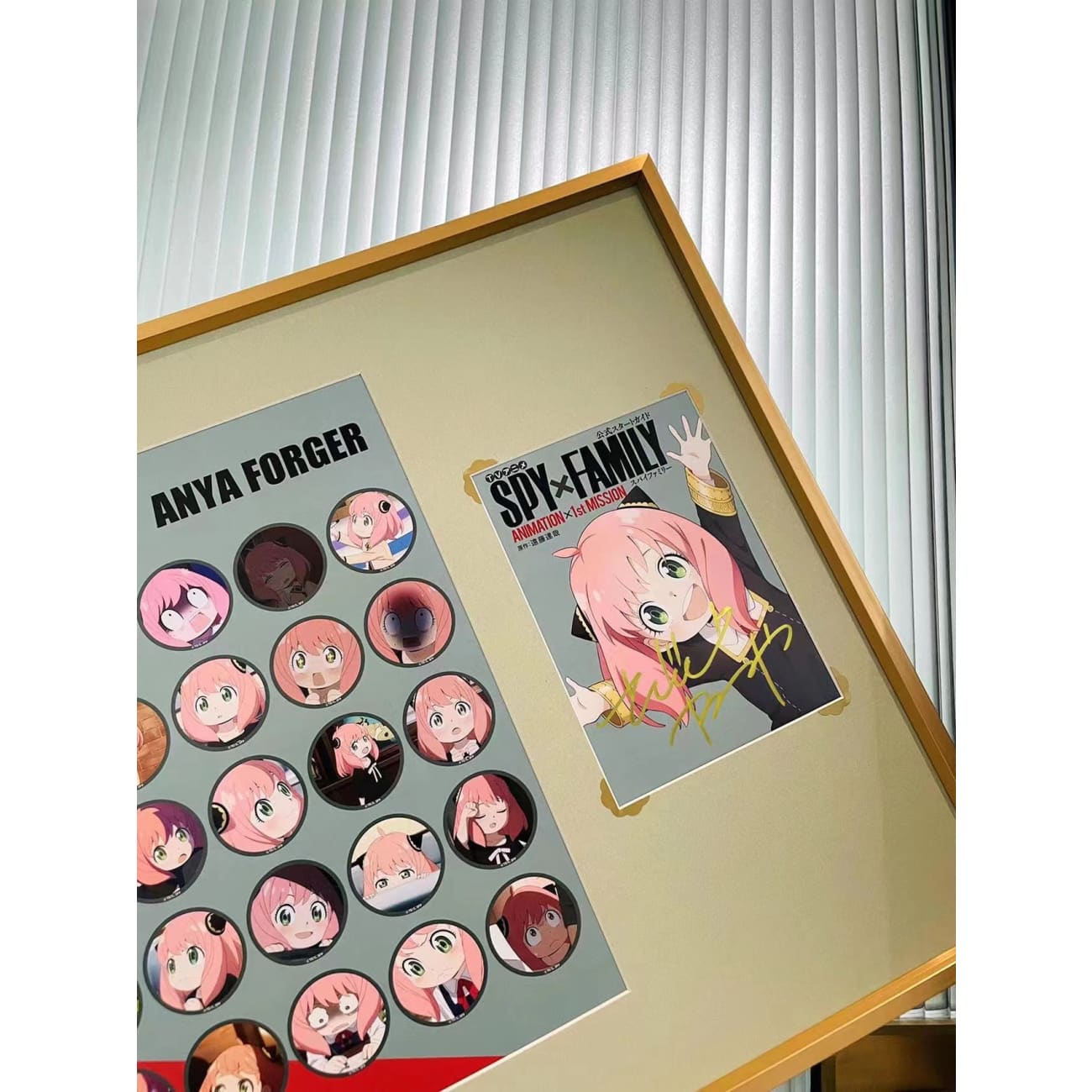 Anya Forger 40 Pieces Emoji Poster Frame [53cm x 38cm]