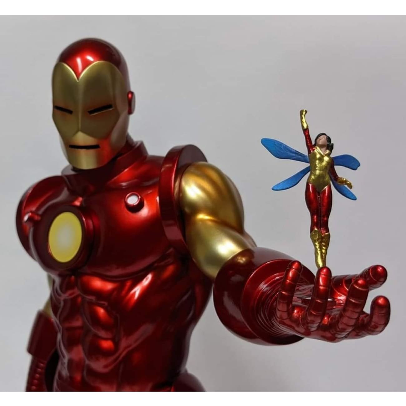 Arkham Studio - Alex Ross Style Iron Man [1/4 scale] 