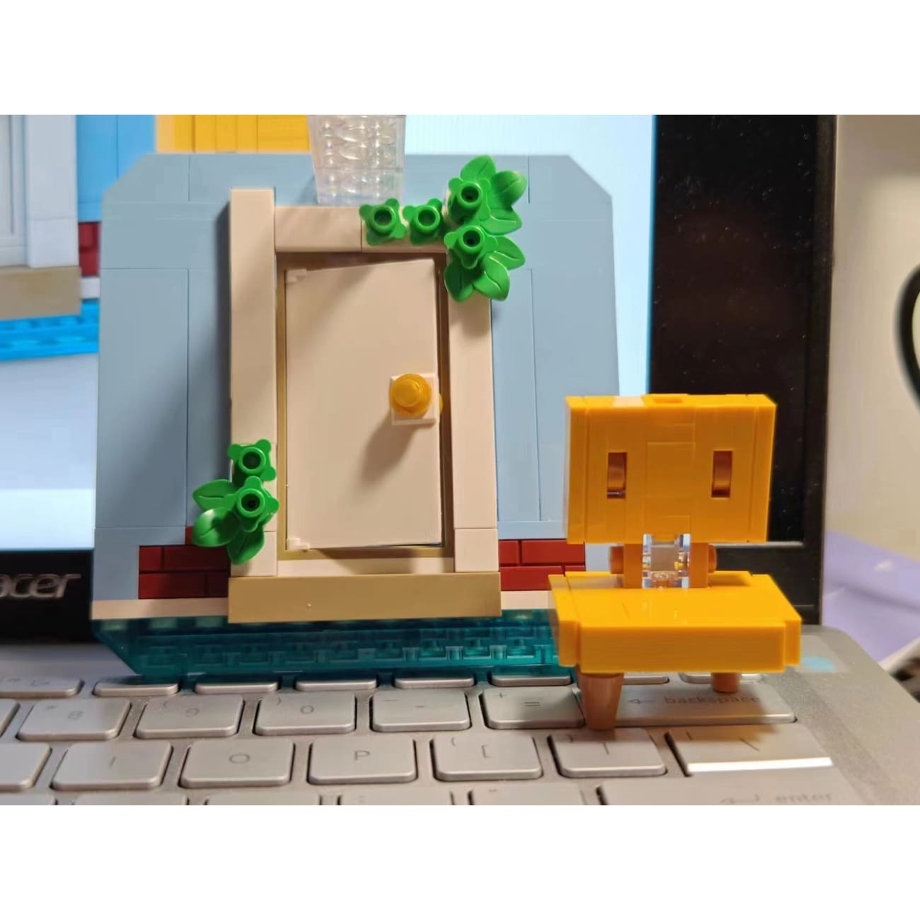 Billion Birds Studio - Suzume’s Chair Moc Lego Building Blocks