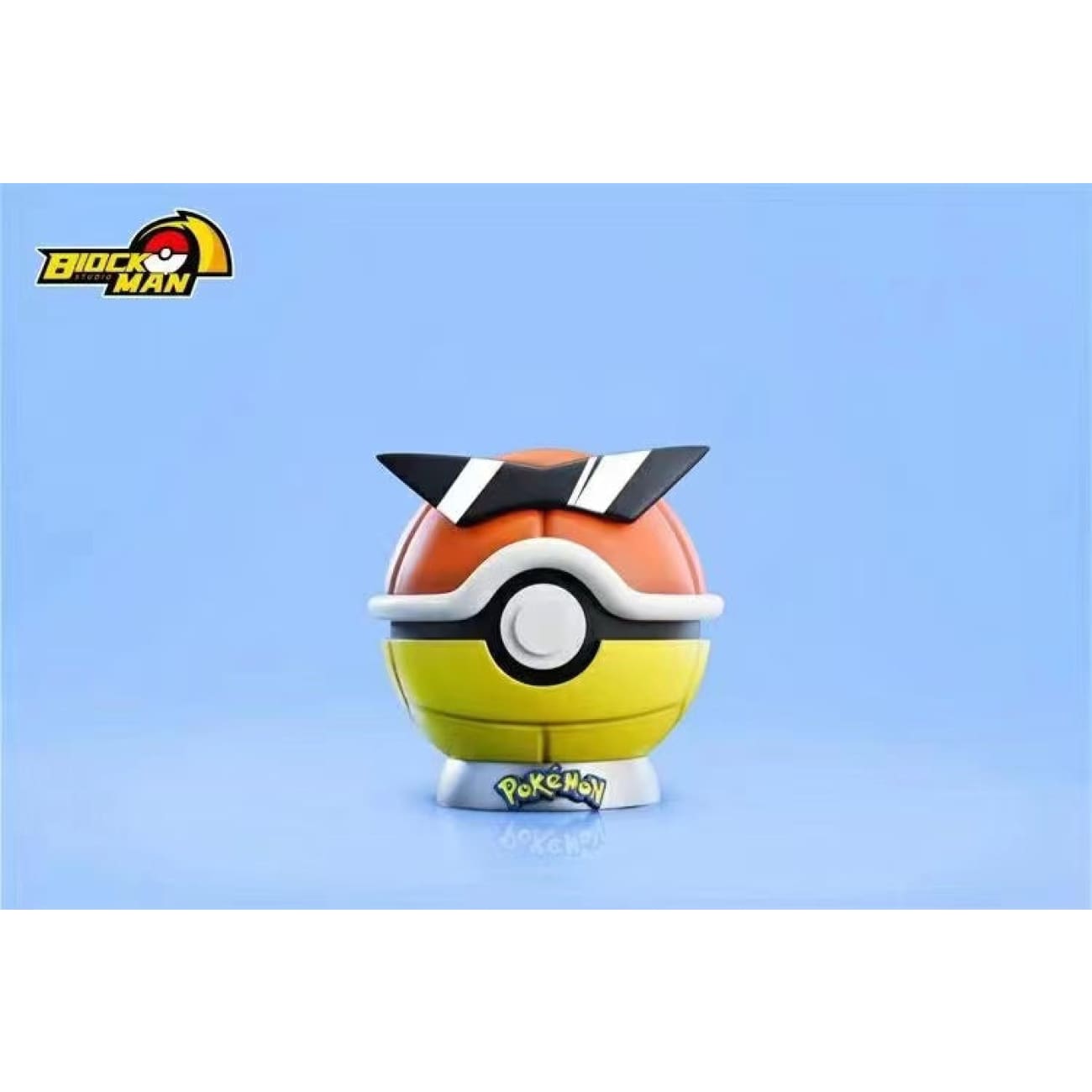 Block Man Studio - Squirtle Poke Ball