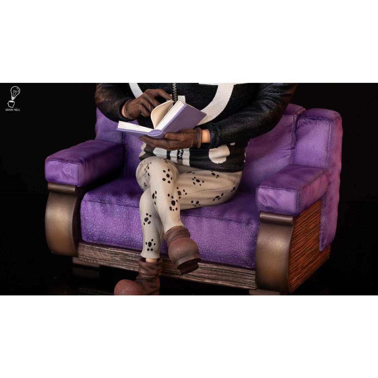 Brain Hole Studio - Sitting Bartholemew Kuma