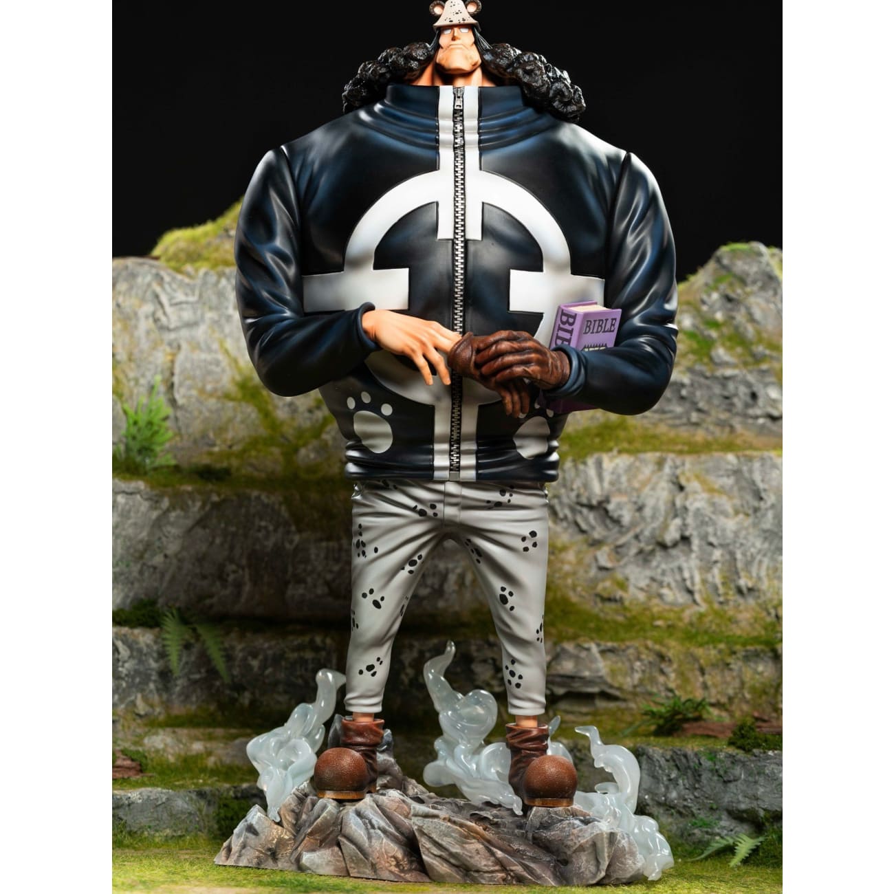 Brain Hole Studio - Standing Bartholemew Kuma [2 Variants]