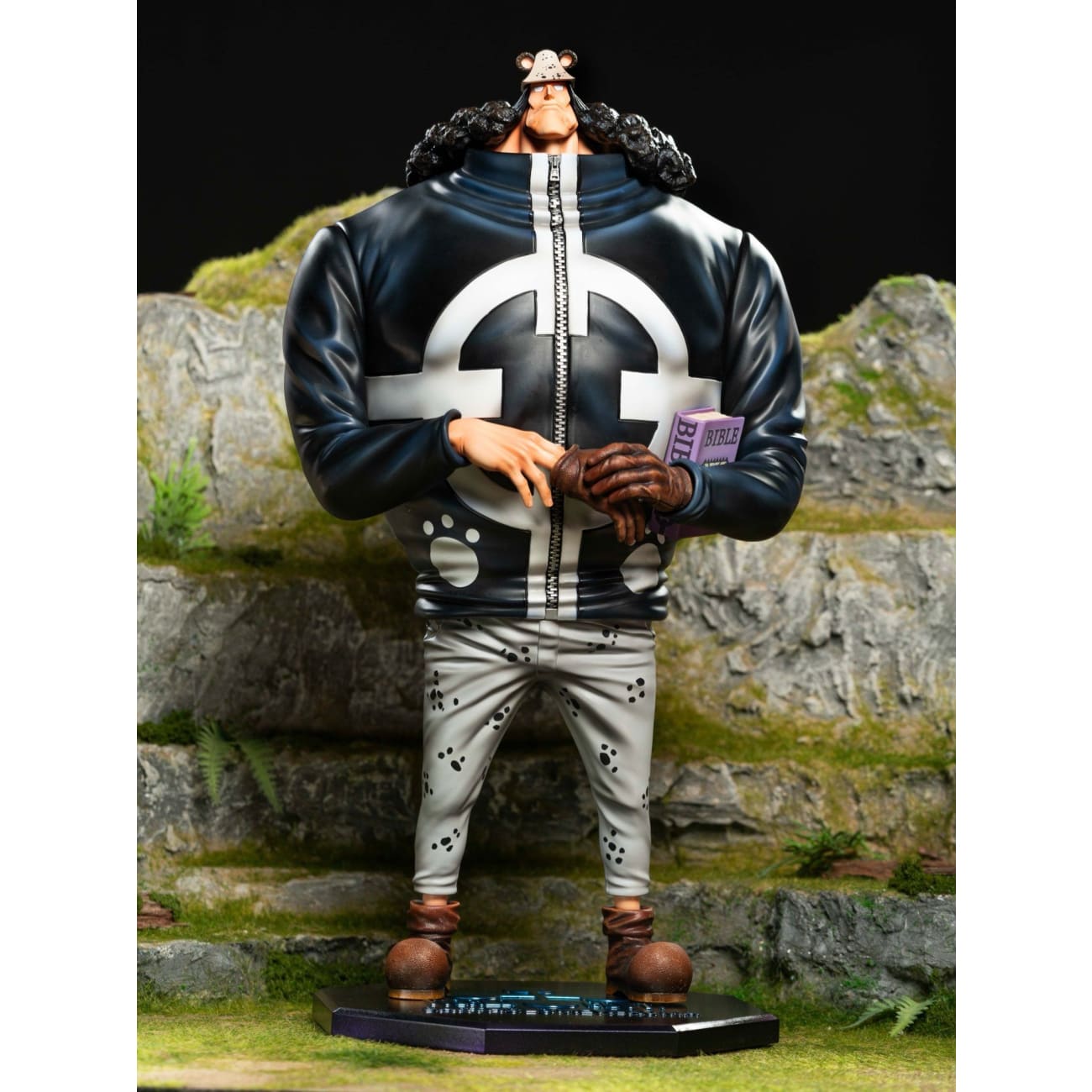 Brain Hole Studio - Standing Bartholemew Kuma [2 Variants]