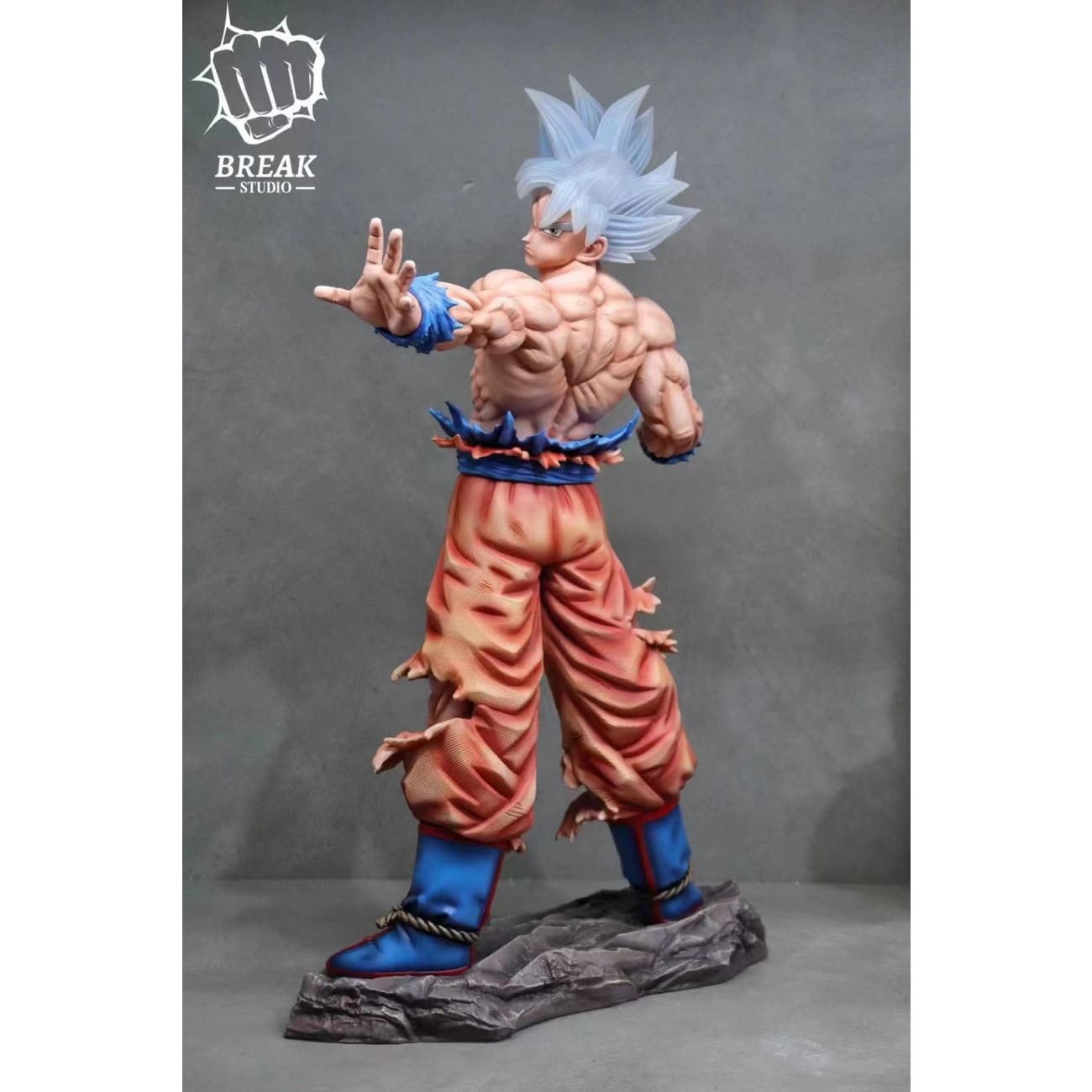 Break Studio - Ultra Instinct Son Goku 