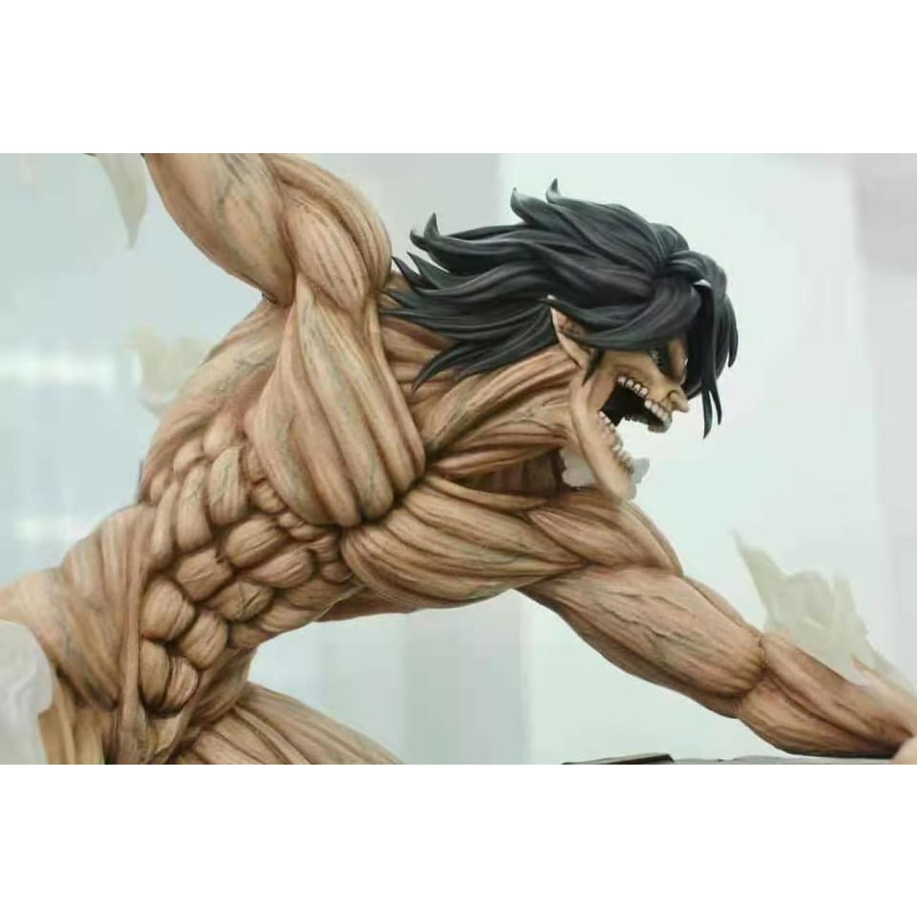 CHIKARA Collectibles - Eren Qiant Titan