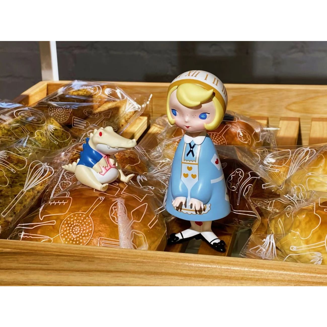 Chloe - Alice in the wonderland