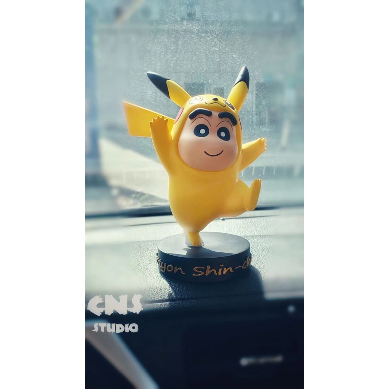 Crayon Studio - Crayon Shin Chan cosplay Pikachu